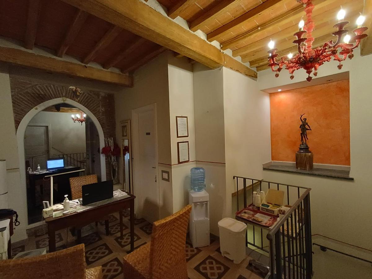 Bed and Breakfast Le Rondini Di San Donato Lucca Exterior foto