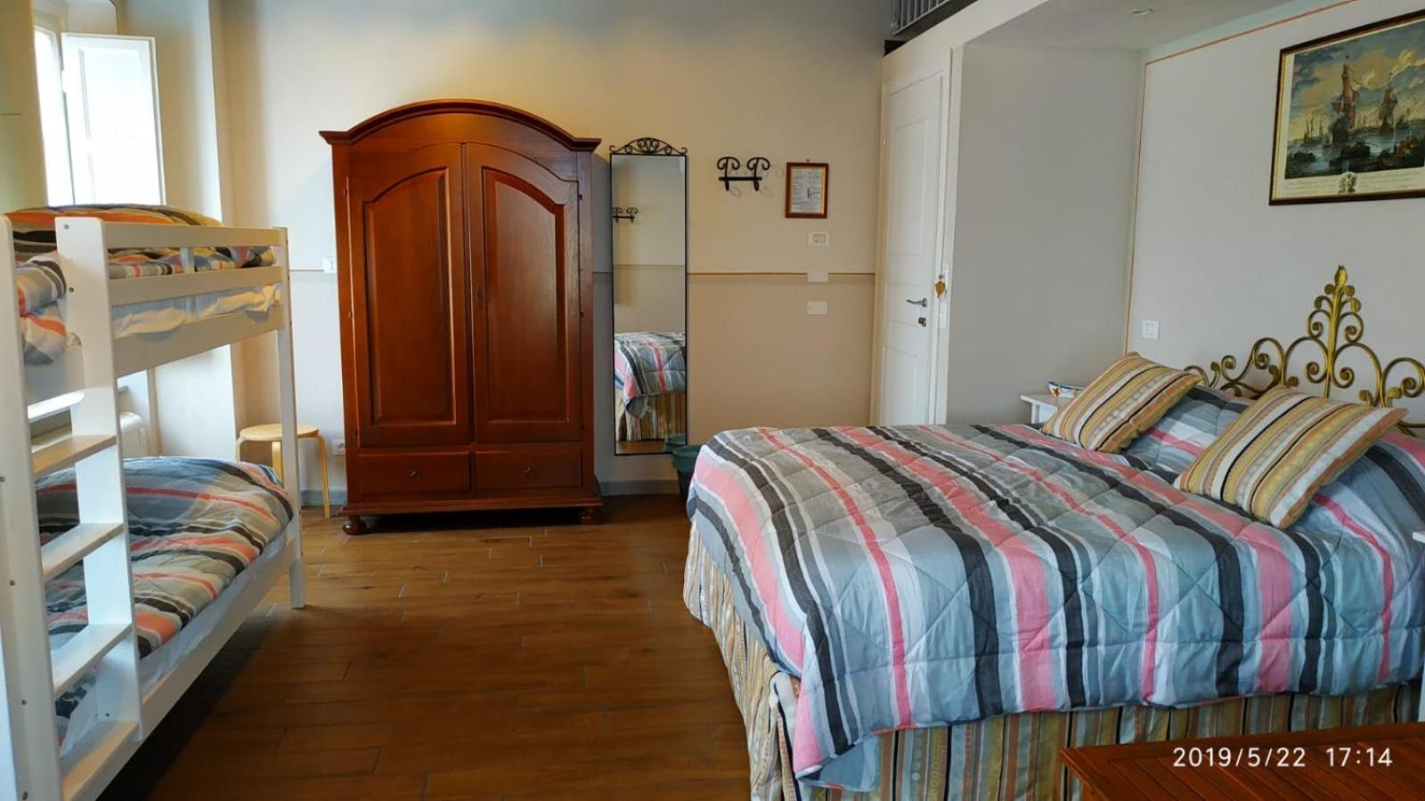 Bed and Breakfast Le Rondini Di San Donato Lucca Zimmer foto