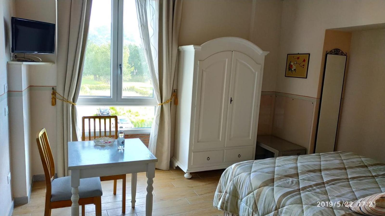 Bed and Breakfast Le Rondini Di San Donato Lucca Zimmer foto