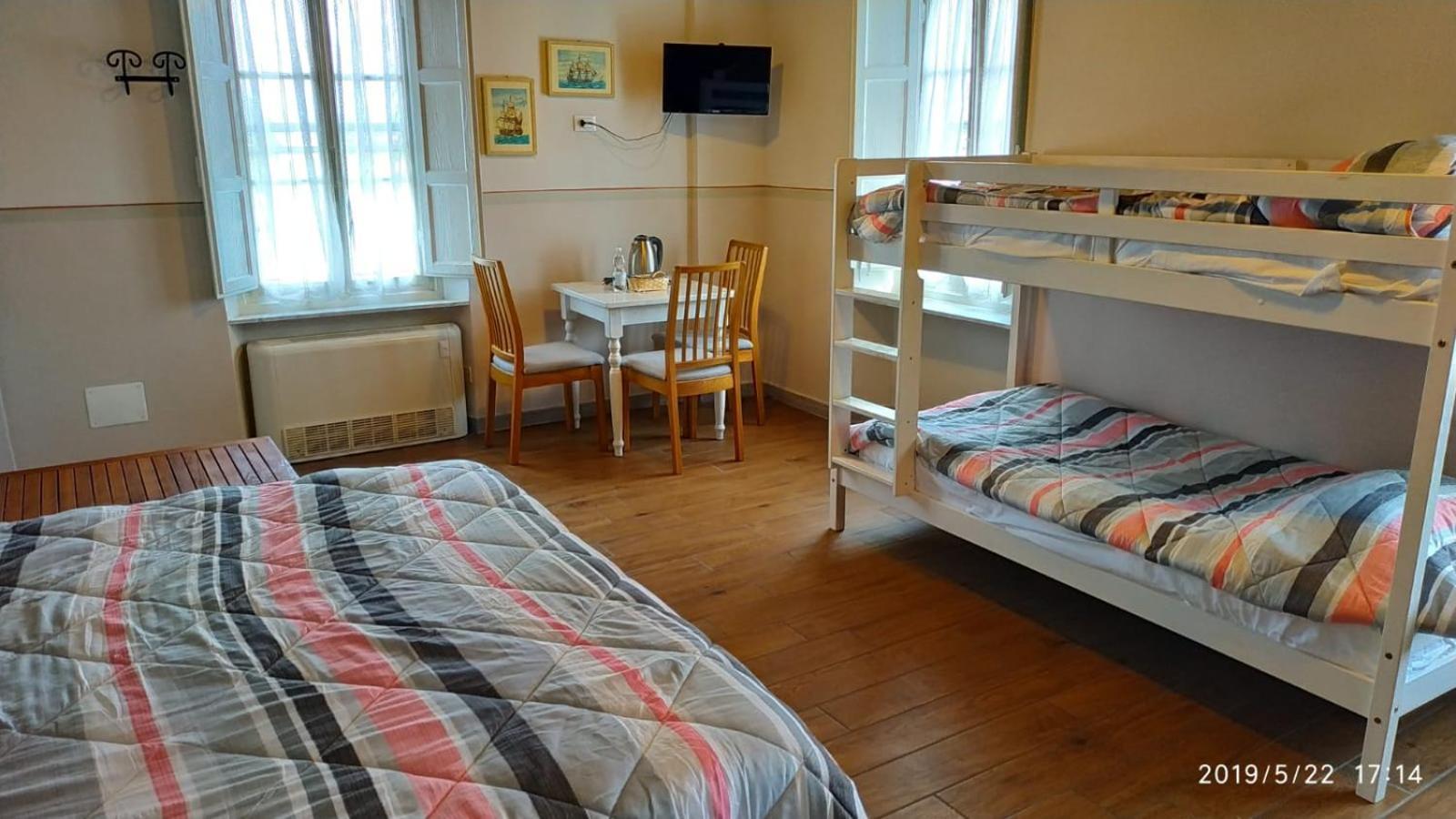 Bed and Breakfast Le Rondini Di San Donato Lucca Zimmer foto