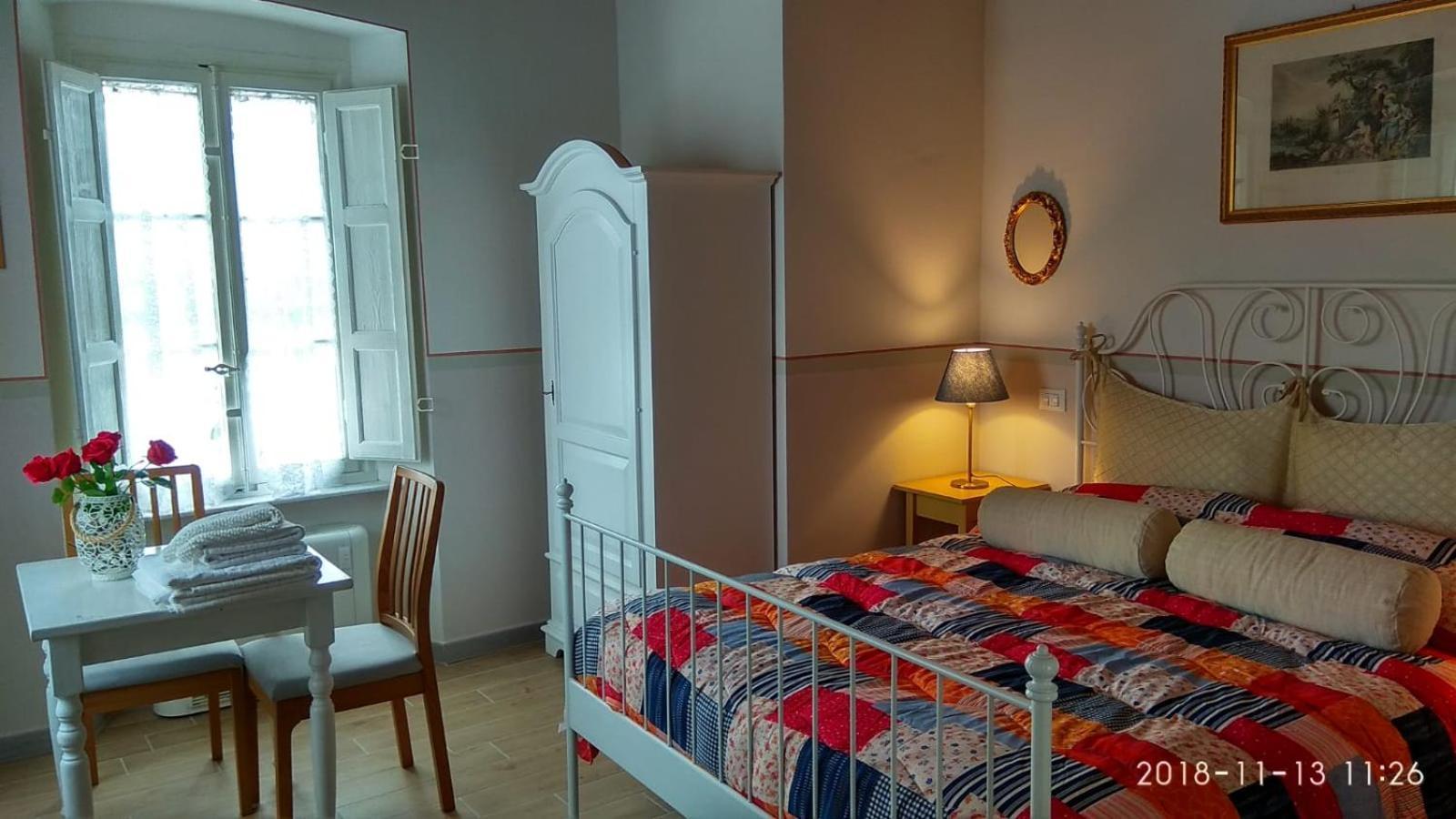 Bed and Breakfast Le Rondini Di San Donato Lucca Zimmer foto