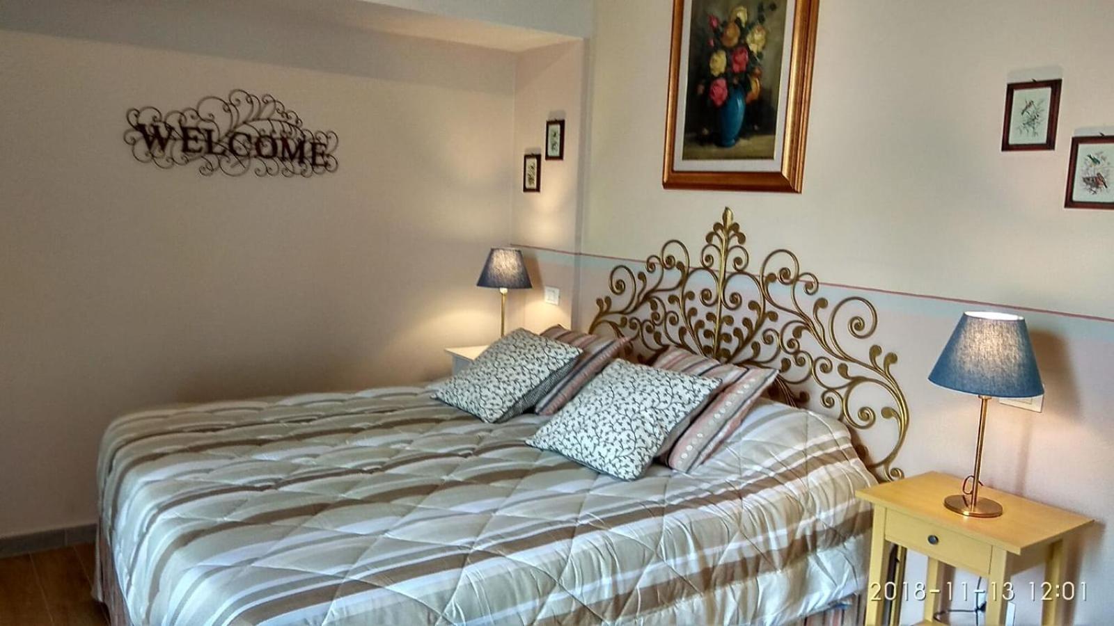 Bed and Breakfast Le Rondini Di San Donato Lucca Zimmer foto